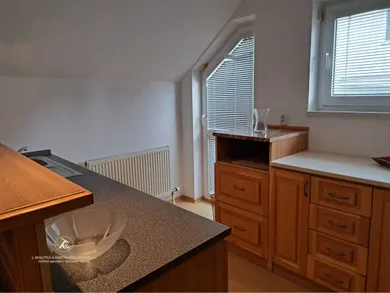 Na prenájom komerčné v Bratislava-Staré Mesto · €950 · Čiastočná rekonštrukcia