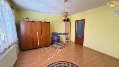 Na predaj 5-izbový dom, 140 m², Bacúch