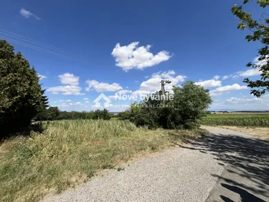 Na predaj pozemok, 136 m², Dolný Pial
