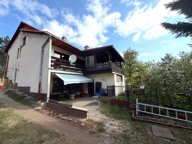 Na predaj 5-izbový dom, 450 m², Malachov, Banícka