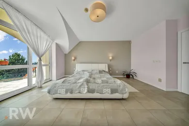 Na predaj dom, 561 m², Nitra, Hornozoborská