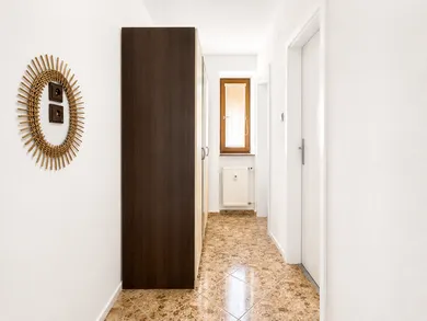Na prenájom 2-izbový byt, 65 m², Prievidza, Banícka