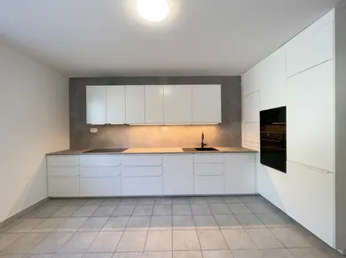 Na prenájom dom, 300 m², Bratislava-Záhorská Bystrica, Strmý vŕšok