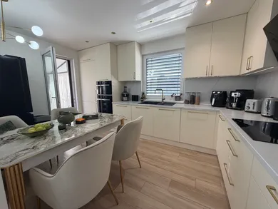 Na predaj 4-izbový dom, 140 m², Hontianska Vrbica