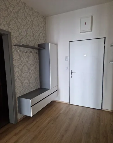 Na prenájom 2-izbový byt, 44 m², Bratislava-Vrakuňa, Kazanská