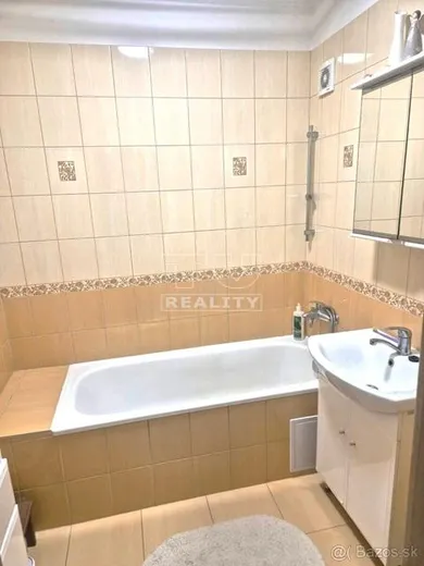 Na predaj 2-izbový byt, 49 m², Dubnica nad Váhom