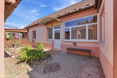 Na predaj 5-izbový dom, 294 m², Majcichov