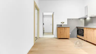 Na prenájom 2-izbový byt, 50 m², Bratislava-Nové Mesto, Kalinčiakova