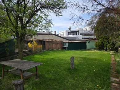 Na predaj pozemok, 320 m², Bratislava-Dúbravka, Agátová