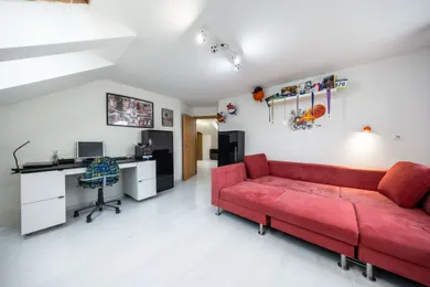 Domy na predaj 6-izbový, Senec · €399 000