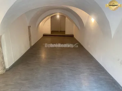 Komerčné priestory na prenájom, Banská Štiavnica · €1 150