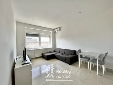 Na prenájom byt v Nové Zámky · €450 · Dokončené