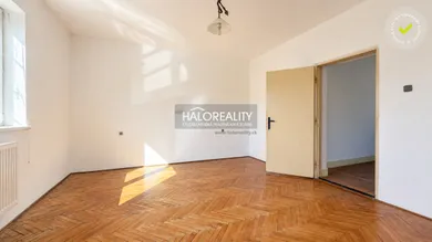 Na predaj dom, 100 m², Komjatice