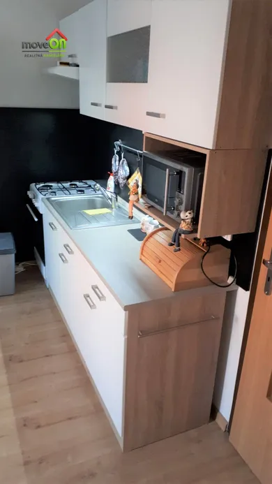 Eladó lakások, 1-szobás, Levice · €93 500