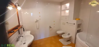 Na prenájom 2-izbový byt, 65 m², Bratislava-Staré Mesto, Medená