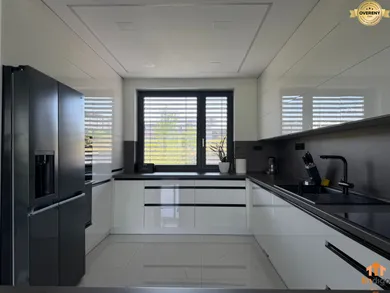 Na predaj 4-izbový dom, 200 m², Pohranice