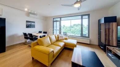 Mieszkania na wynajem, 2-pokojowe, Bratislava-Karlova Ves · €950