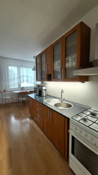 Na prenájom 3-izbový byt, 84 m², Banská Bystrica