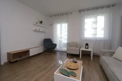 Na prenájom 3-izbový byt, 57 m², Bratislava-Ružinov, Hraničná
