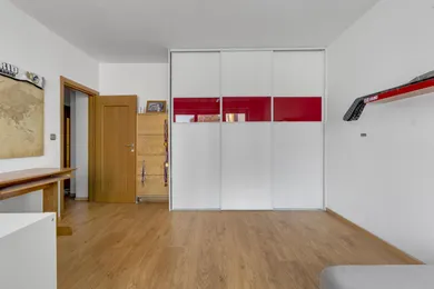 Na predaj 5-izbový byt, 143 m², Bratislava-Podunajské Biskupice