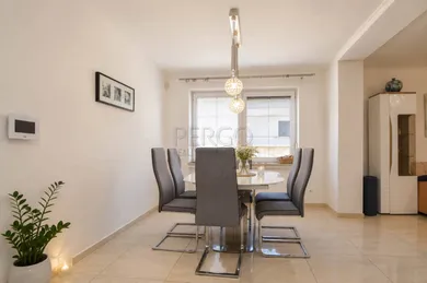 Na predaj dom v Bratislava-Podunajské Biskupice · €520 000 · Čiastočná rekonštrukcia