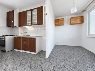 Na predaj 3-izbový byt, 67 m², Levice