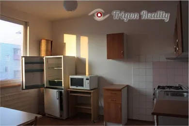 Na prenájom 1-izbový byt, 35 m², Komárno