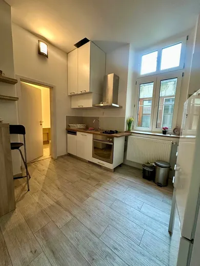 Na prenájom 2-izbový byt, 54 m², Bratislava-Staré Mesto, Moskovská