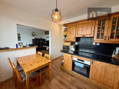 Na predaj 2-izbový byt, 66 m², Kysucké Nové Mesto, Clementisova