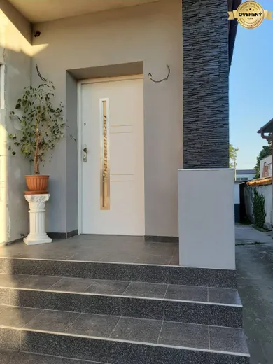 Na predaj 6-izbový dom, 260 m², Jacovce, Hlavná
