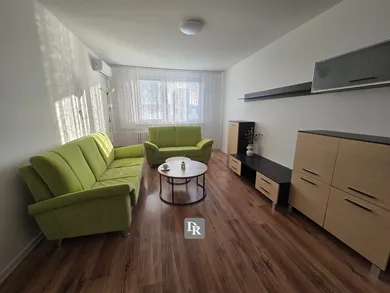 Mieszkania na wynajem, 2-pokojowe, Bratislava-Petržalka · €660
