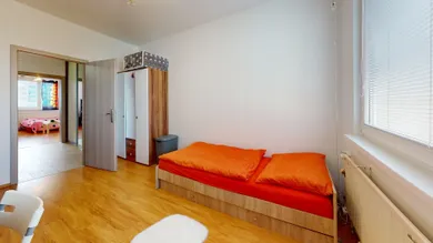 Na predaj 3-izbový byt, 64 m², Bratislava-Petržalka