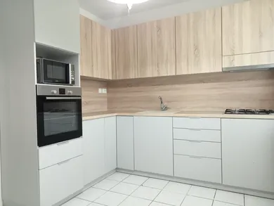 Квартири в оренду, 2-кімнатні, Komárno · €550