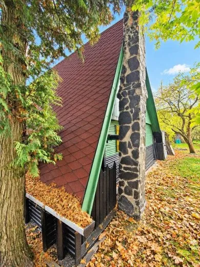 Na predaj rekreačný dom, 556 m², Lozorno, Záhrady