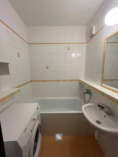Na prenájom 2-izbový byt, 55 m², Bratislava-Petržalka, A. Gwerkovej