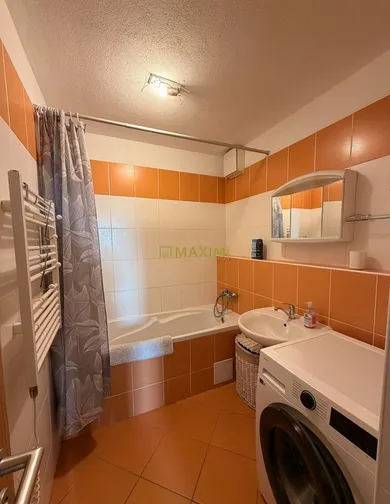 Na predaj 4-izbový byt, 95 m², Bratislava-Nové Mesto, Nová Rožňavská
