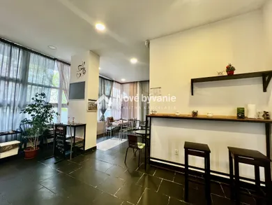 Коммерческие помещения в аренду, Bratislava-Petržalka · €1 150