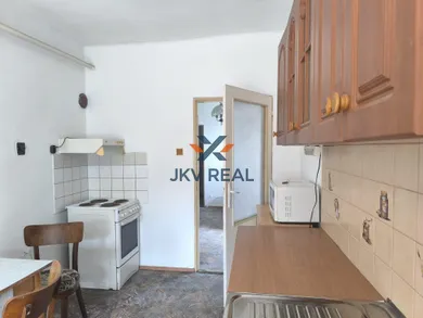 Na predaj 3-izbový dom, 864 m², Dobrohošť