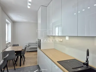 Квартири на продаж, 2-кімнатні, Považská Bystrica · €146 000