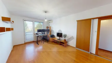 Na predaj 2-izbový byt, 62 m², Komárno, Gazdovská