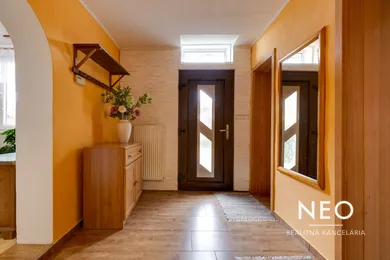 Na predaj 4-izbový dom, 212 m², Špačince, Poštová