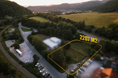 Na predaj pozemok, 207 m², Lučatín