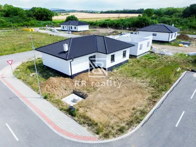 Na predaj dom, 115 m², Mokrance