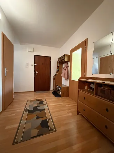 Na predaj 4-izbový byt, 75 m², Bratislava-Dúbravka, Kpt. Jána Rašu