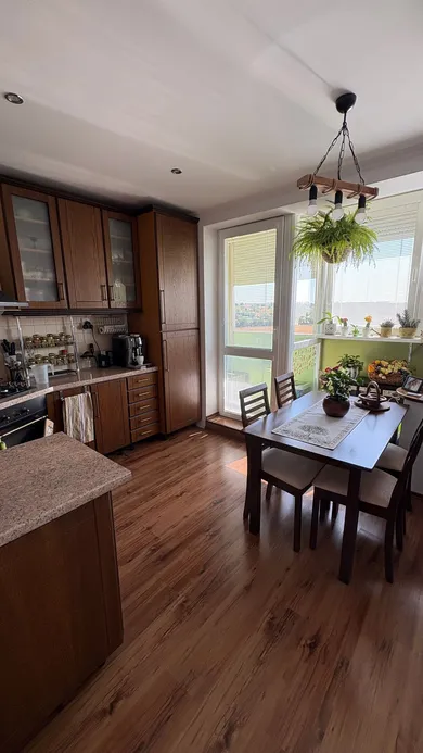 Na predaj 3-izbový byt, 62 m², Levice, Mochovská ul.