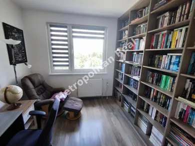 Na predaj 3-izbový byt, 68 m², Bratislava-Petržalka, Markova