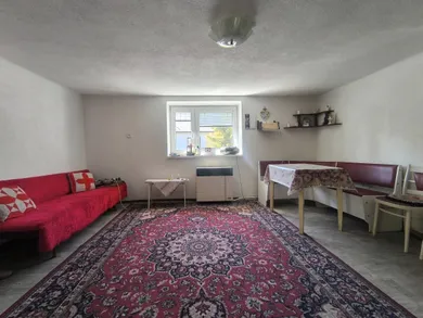 Na predaj 3-izbový dom, 68 m², Heľpa