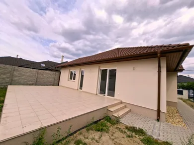 Na predaj 3-izbový dom, 115 m², Mezo Imre