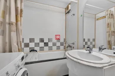 Na predaj 1-izbový byt, 40 m², Bratislava-Nové Mesto, Klenová