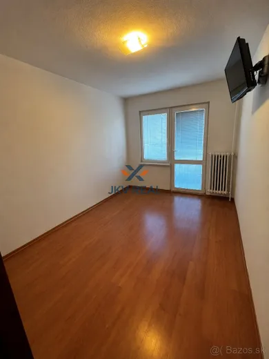Na predaj 3-izbový byt, 65 m², Košice-Sídlisko KVP, Húskova